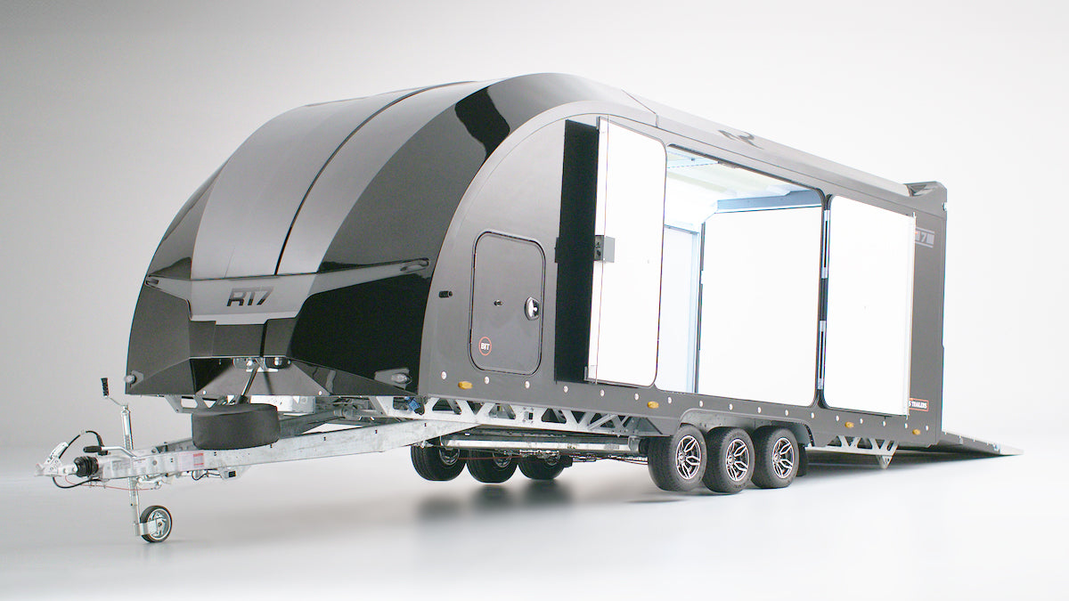 Remolque portacoches cerrado Race Transporter 7